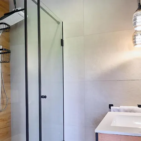 2 Bedroom Awesome In